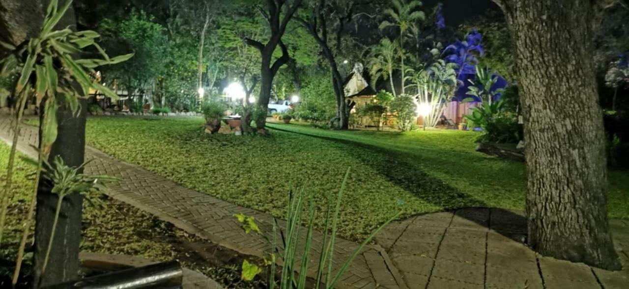Sunbird Lodge Пгалаборва Екстер'єр фото